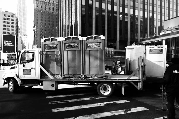 Best Portable bathroom rental  in Oakland City, IN